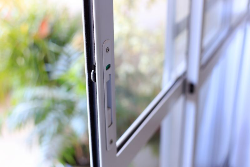 Sliding window with open view